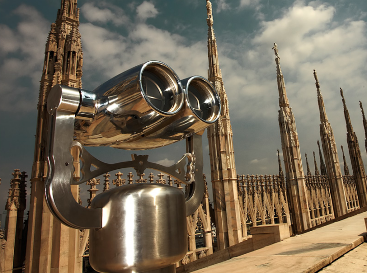 Binoculars at Duomo roof, Milan: https://www.flickr.com/photos/albertopveiga/